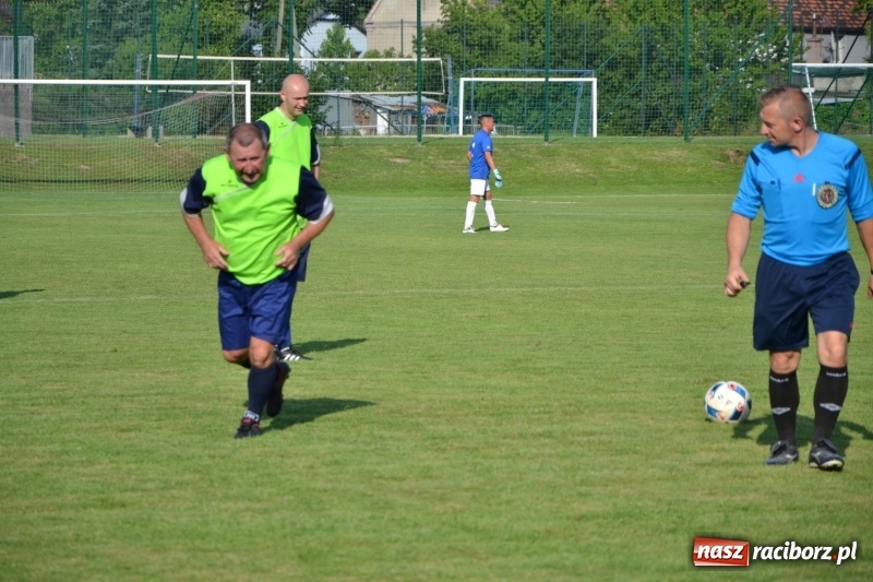 Zdjęcie w galerii na portalu naszraciborz.pl: Turniej w Chałupkach. Puchar Wójta dla oldbojów z Haci  wiadomości z regionu