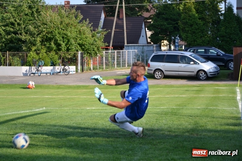 Zdjęcie w galerii na portalu naszraciborz.pl: Turniej w Chałupkach. Puchar Wójta dla oldbojów z Haci  wiadomości z regionu