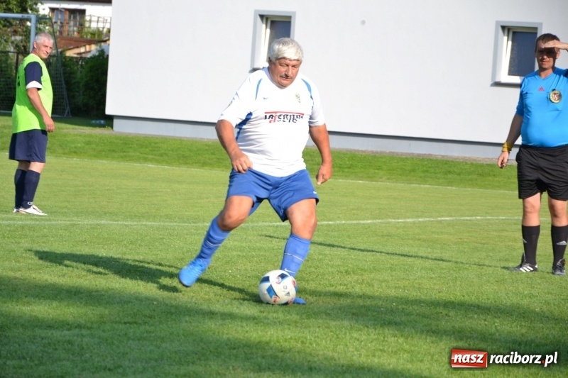 Zdjęcie w galerii na portalu naszraciborz.pl: Turniej w Chałupkach. Puchar Wójta dla oldbojów z Haci  wiadomości z regionu