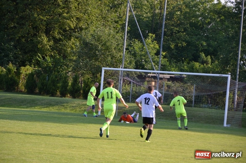 Zdjęcie w galerii na portalu naszraciborz.pl: Turniej w Chałupkach. Puchar Wójta dla oldbojów z Haci  wiadomości z regionu