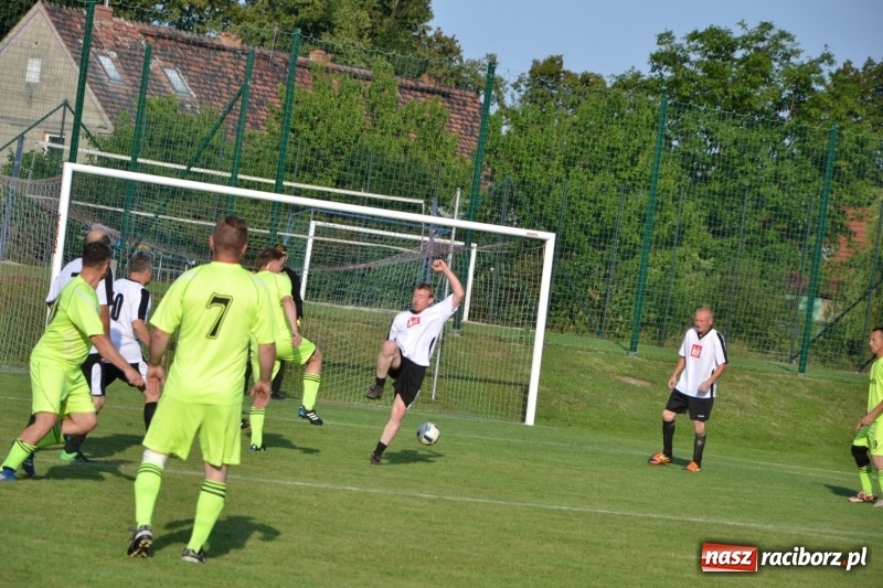 Zdjęcie w galerii na portalu naszraciborz.pl: Turniej w Chałupkach. Puchar Wójta dla oldbojów z Haci  wiadomości z regionu