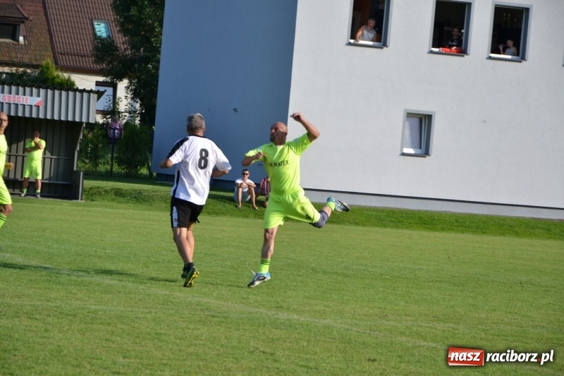 Zdjęcie w galerii na portalu naszraciborz.pl: Turniej w Chałupkach. Puchar Wójta dla oldbojów z Haci  wiadomości z regionu