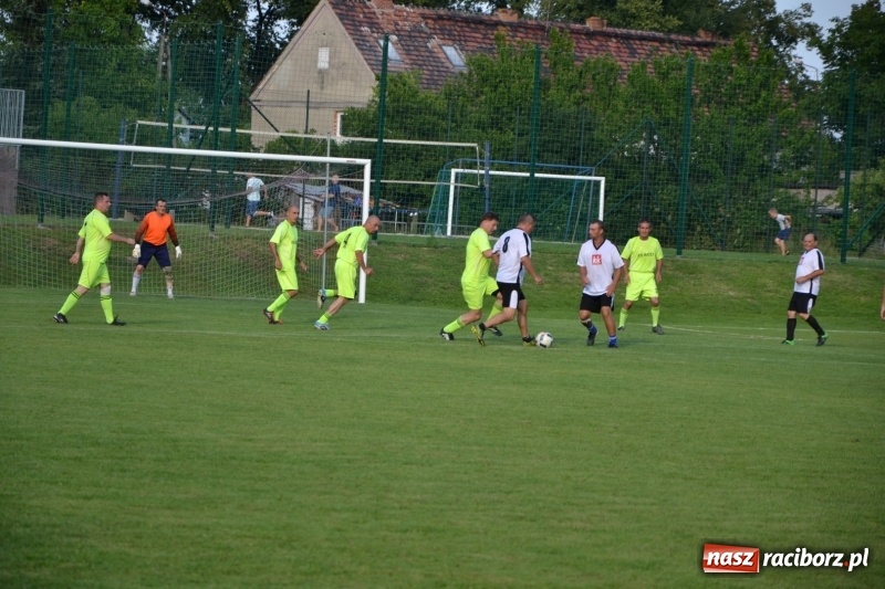 Zdjęcie w galerii na portalu naszraciborz.pl: Turniej w Chałupkach. Puchar Wójta dla oldbojów z Haci  wiadomości z regionu