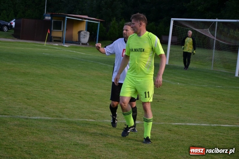 Zdjęcie w galerii na portalu naszraciborz.pl: Turniej w Chałupkach. Puchar Wójta dla oldbojów z Haci  wiadomości z regionu