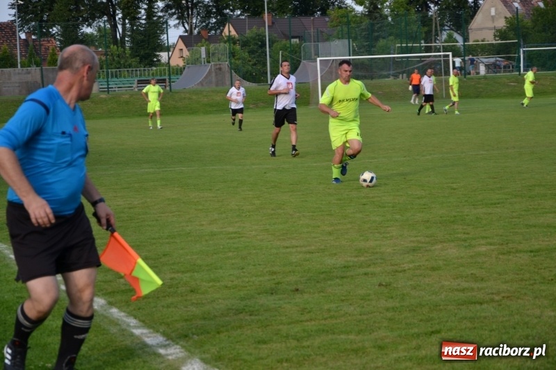 Zdjęcie w galerii na portalu naszraciborz.pl: Turniej w Chałupkach. Puchar Wójta dla oldbojów z Haci  wiadomości z regionu