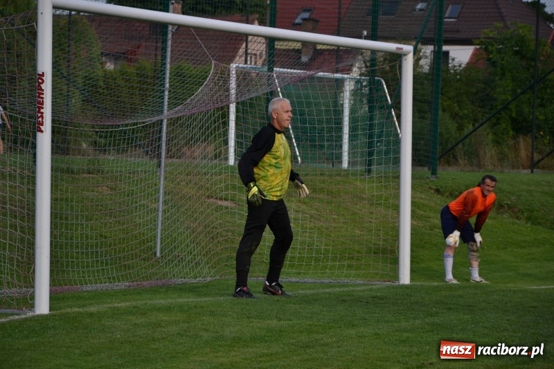 Zdjęcie w galerii na portalu naszraciborz.pl: Turniej w Chałupkach. Puchar Wójta dla oldbojów z Haci  wiadomości z regionu