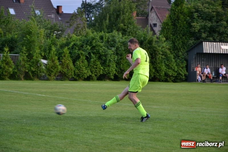 Zdjęcie w galerii na portalu naszraciborz.pl: Turniej w Chałupkach. Puchar Wójta dla oldbojów z Haci  wiadomości z regionu