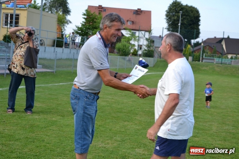 Zdjęcie w galerii na portalu naszraciborz.pl: Turniej w Chałupkach. Puchar Wójta dla oldbojów z Haci  wiadomości z regionu