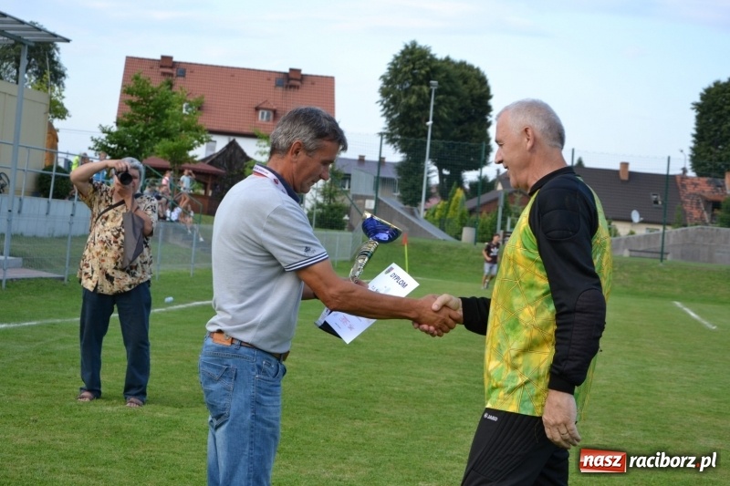 Zdjęcie w galerii na portalu naszraciborz.pl: Turniej w Chałupkach. Puchar Wójta dla oldbojów z Haci  wiadomości z regionu