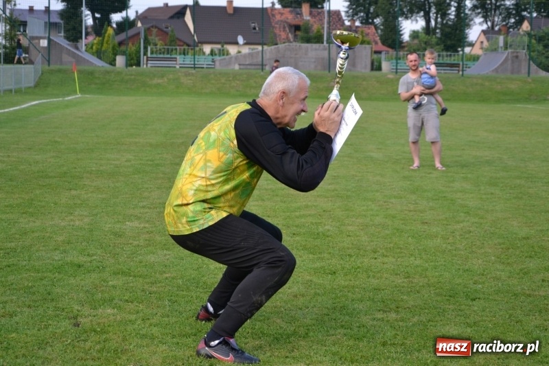 Zdjęcie w galerii na portalu naszraciborz.pl: Turniej w Chałupkach. Puchar Wójta dla oldbojów z Haci  wiadomości z regionu