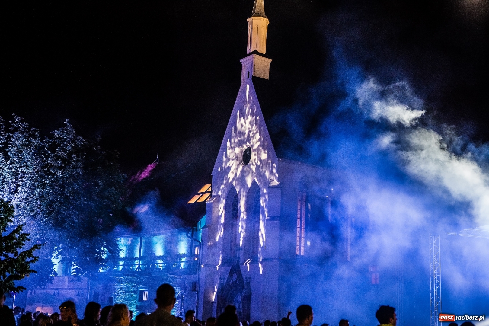 Zdjęcie w galerii na portalu naszraciborz.pl: Intro Festival 2017. Efektowny Mapping 3D kaplicy zamkowej z motywami na 800-lecie Raciborza wiadomości z regionu