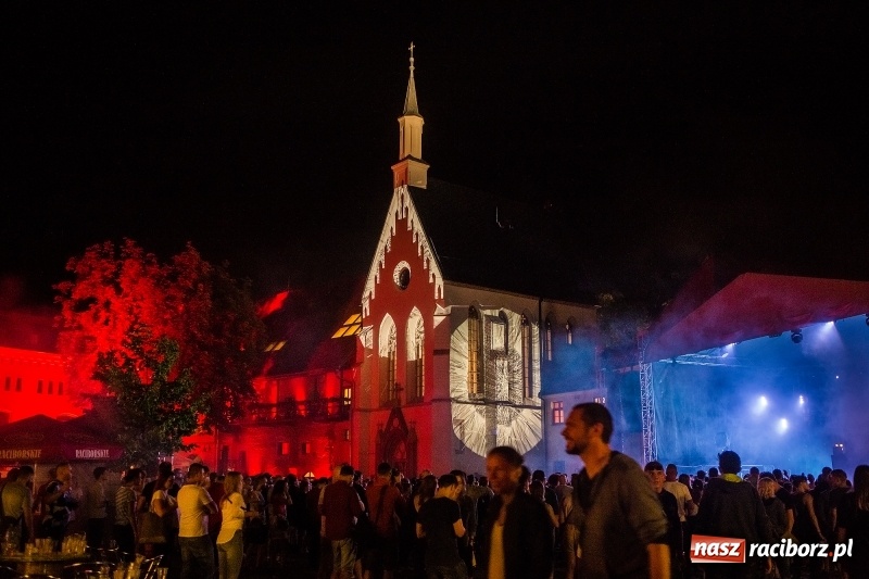 Zdjęcie w galerii na portalu naszraciborz.pl: Intro Festival 2017. Efektowny Mapping 3D kaplicy zamkowej z motywami na 800-lecie Raciborza wiadomości z regionu