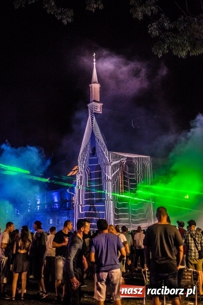 Zdjęcie w galerii na portalu naszraciborz.pl: Intro Festival 2017. Efektowny Mapping 3D kaplicy zamkowej z motywami na 800-lecie Raciborza wiadomości z regionu