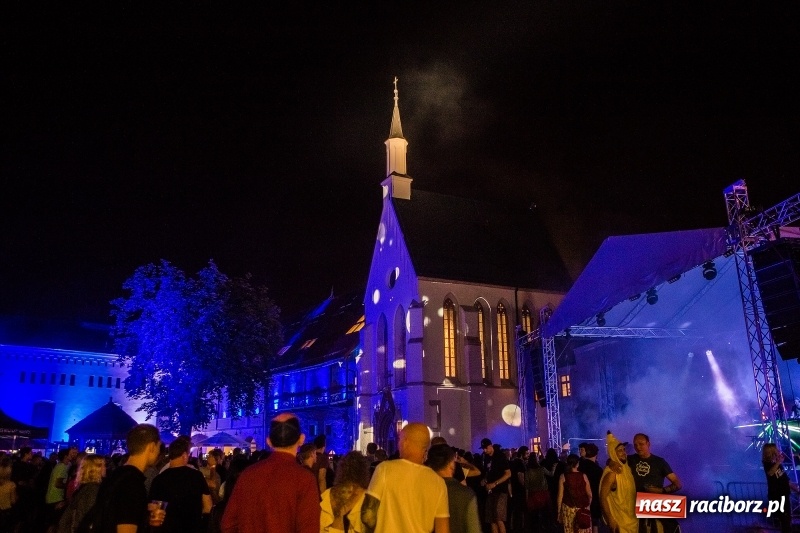 Zdjęcie w galerii na portalu naszraciborz.pl: Intro Festival 2017. Efektowny Mapping 3D kaplicy zamkowej z motywami na 800-lecie Raciborza wiadomości z regionu