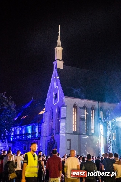 Zdjęcie w galerii na portalu naszraciborz.pl: Intro Festival 2017. Efektowny Mapping 3D kaplicy zamkowej z motywami na 800-lecie Raciborza wiadomości z regionu