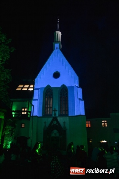 Zdjęcie w galerii na portalu naszraciborz.pl: Intro Festival 2017. Efektowny Mapping 3D kaplicy zamkowej z motywami na 800-lecie Raciborza wiadomości z regionu