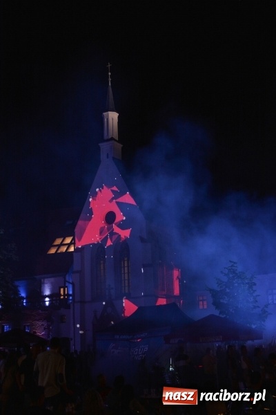Zdjęcie w galerii na portalu naszraciborz.pl: Intro Festival 2017. Efektowny Mapping 3D kaplicy zamkowej z motywami na 800-lecie Raciborza wiadomości z regionu