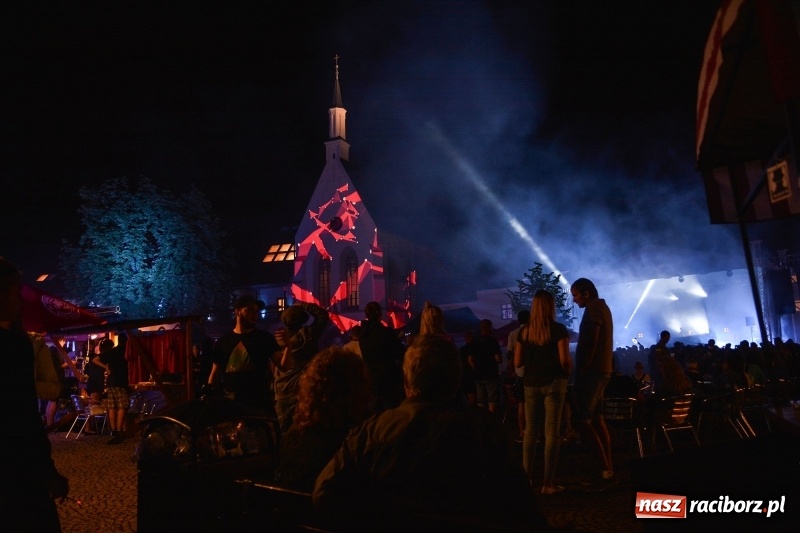 Zdjęcie w galerii na portalu naszraciborz.pl: Intro Festival 2017. Efektowny Mapping 3D kaplicy zamkowej z motywami na 800-lecie Raciborza wiadomości z regionu