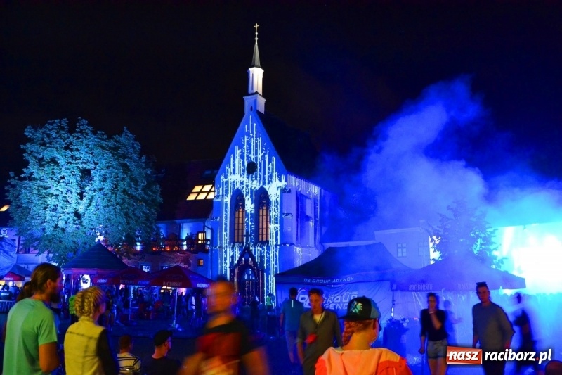 Zdjęcie w galerii na portalu naszraciborz.pl: Intro Festival 2017. Efektowny Mapping 3D kaplicy zamkowej z motywami na 800-lecie Raciborza wiadomości z regionu