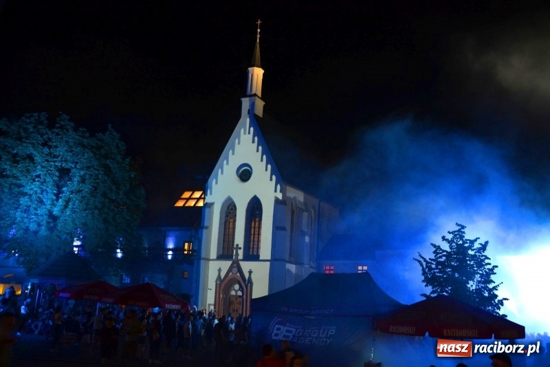 Zdjęcie w galerii na portalu naszraciborz.pl: Intro Festival 2017. Efektowny Mapping 3D kaplicy zamkowej z motywami na 800-lecie Raciborza wiadomości z regionu