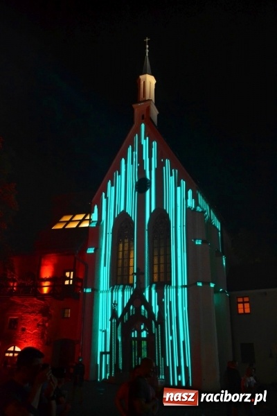 Zdjęcie w galerii na portalu naszraciborz.pl: Intro Festival 2017. Efektowny Mapping 3D kaplicy zamkowej z motywami na 800-lecie Raciborza wiadomości z regionu