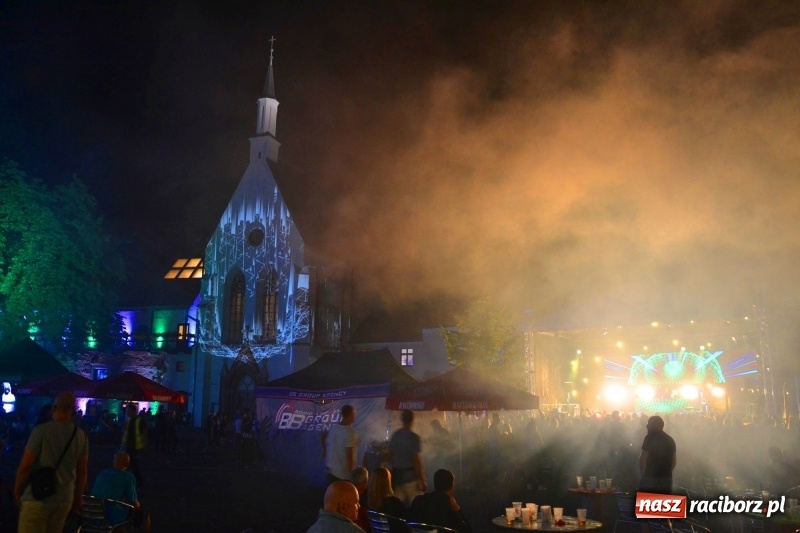 Zdjęcie w galerii na portalu naszraciborz.pl: Intro Festival 2017. Efektowny Mapping 3D kaplicy zamkowej z motywami na 800-lecie Raciborza wiadomości z regionu