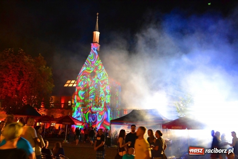 Zdjęcie w galerii na portalu naszraciborz.pl: Intro Festival 2017. Efektowny Mapping 3D kaplicy zamkowej z motywami na 800-lecie Raciborza wiadomości z regionu