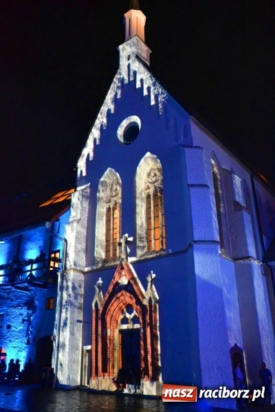 Zdjęcie w galerii na portalu naszraciborz.pl: Intro Festival 2017. Efektowny Mapping 3D kaplicy zamkowej z motywami na 800-lecie Raciborza wiadomości z regionu