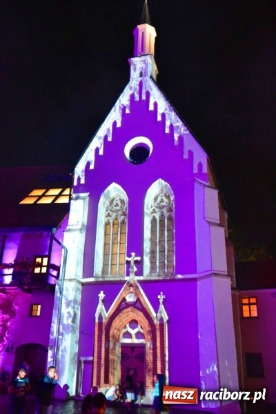 Zdjęcie w galerii na portalu naszraciborz.pl: Intro Festival 2017. Efektowny Mapping 3D kaplicy zamkowej z motywami na 800-lecie Raciborza wiadomości z regionu