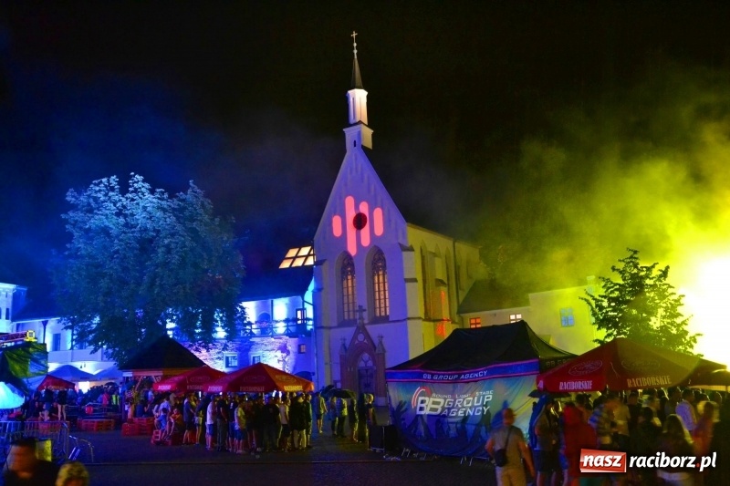 Zdjęcie w galerii na portalu naszraciborz.pl: Intro Festival 2017. Efektowny Mapping 3D kaplicy zamkowej z motywami na 800-lecie Raciborza wiadomości z regionu