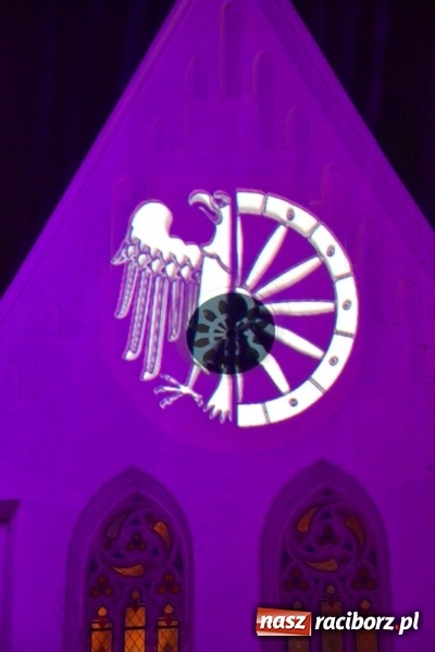 Zdjęcie w galerii na portalu naszraciborz.pl: Intro Festival 2017. Efektowny Mapping 3D kaplicy zamkowej z motywami na 800-lecie Raciborza wiadomości z regionu