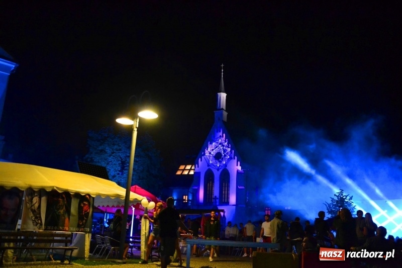 Zdjęcie w galerii na portalu naszraciborz.pl: Intro Festival 2017. Efektowny Mapping 3D kaplicy zamkowej z motywami na 800-lecie Raciborza wiadomości z regionu