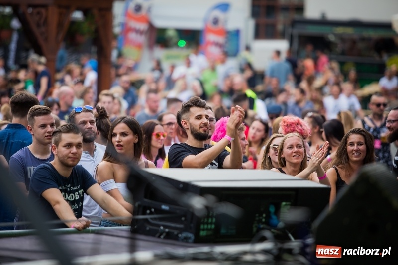 Zdjęcie w galerii na portalu naszraciborz.pl: Muzyka, efekty specjalne i... deszcz, czyli INTRO Festival 2017 już za nami! wiadomości z regionu