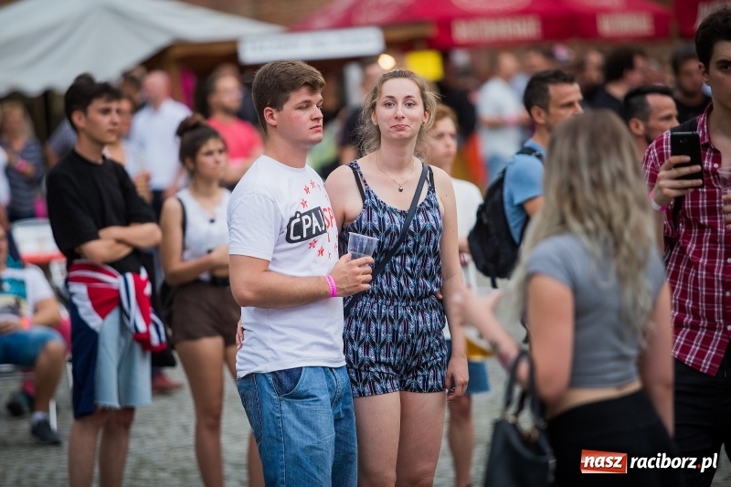 Zdjęcie w galerii na portalu naszraciborz.pl: Muzyka, efekty specjalne i... deszcz, czyli INTRO Festival 2017 już za nami! wiadomości z regionu