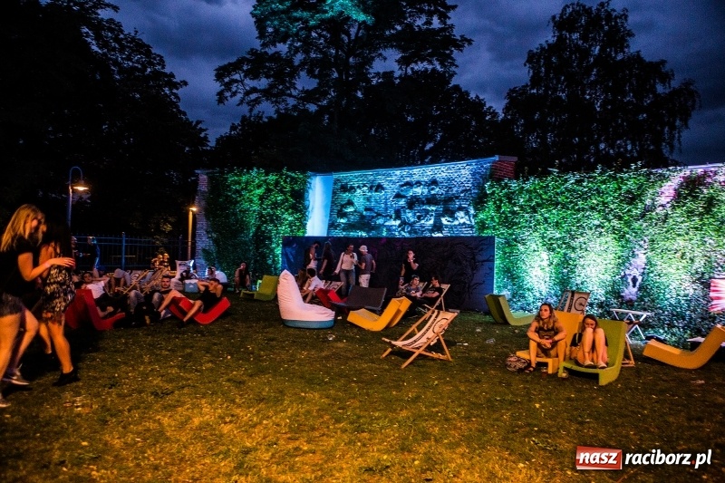 Zdjęcie w galerii na portalu naszraciborz.pl: Muzyka, efekty specjalne i... deszcz, czyli INTRO Festival 2017 już za nami! wiadomości z regionu