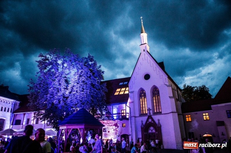 Zdjęcie w galerii na portalu naszraciborz.pl: Muzyka, efekty specjalne i... deszcz, czyli INTRO Festival 2017 już za nami! wiadomości z regionu