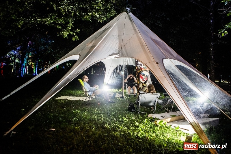 Zdjęcie w galerii na portalu naszraciborz.pl: Muzyka, efekty specjalne i... deszcz, czyli INTRO Festival 2017 już za nami! wiadomości z regionu