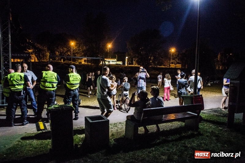 Zdjęcie w galerii na portalu naszraciborz.pl: Muzyka, efekty specjalne i... deszcz, czyli INTRO Festival 2017 już za nami! wiadomości z regionu