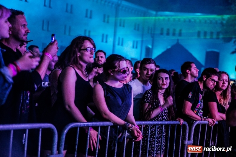 Zdjęcie w galerii na portalu naszraciborz.pl: Muzyka, efekty specjalne i... deszcz, czyli INTRO Festival 2017 już za nami! wiadomości z regionu