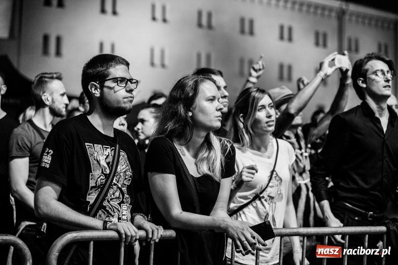 Zdjęcie w galerii na portalu naszraciborz.pl: Muzyka, efekty specjalne i... deszcz, czyli INTRO Festival 2017 już za nami! wiadomości z regionu