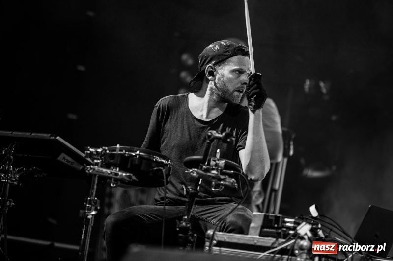 Zdjęcie w galerii na portalu naszraciborz.pl: Muzyka, efekty specjalne i... deszcz, czyli INTRO Festival 2017 już za nami! wiadomości z regionu