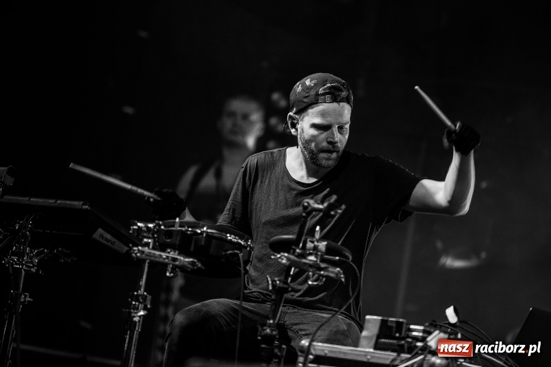 Zdjęcie w galerii na portalu naszraciborz.pl: Muzyka, efekty specjalne i... deszcz, czyli INTRO Festival 2017 już za nami! wiadomości z regionu