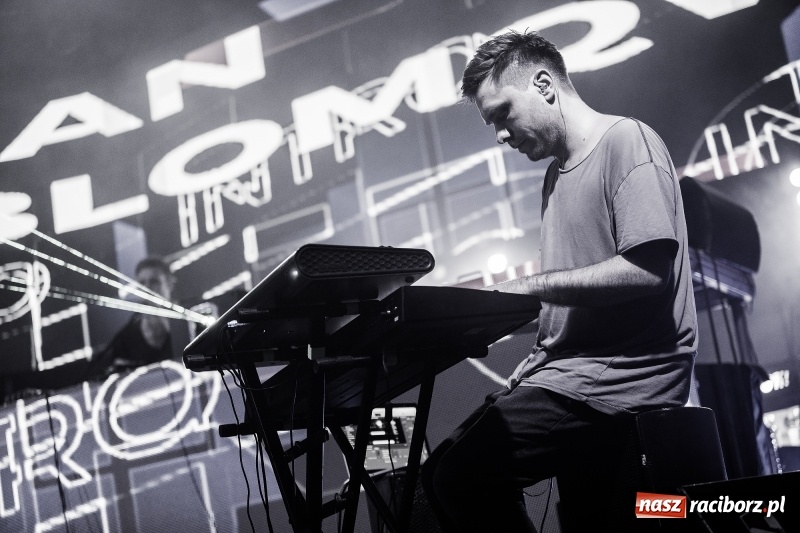 Zdjęcie w galerii na portalu naszraciborz.pl: Muzyka, efekty specjalne i... deszcz, czyli INTRO Festival 2017 już za nami! wiadomości z regionu