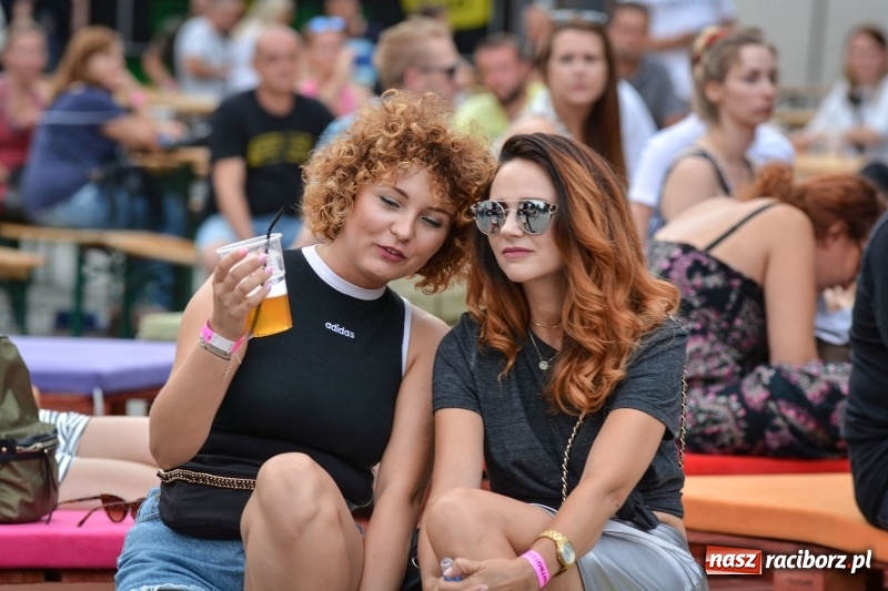 Zdjęcie w galerii na portalu naszraciborz.pl: Muzyka, efekty specjalne i... deszcz, czyli INTRO Festival 2017 już za nami! wiadomości z regionu