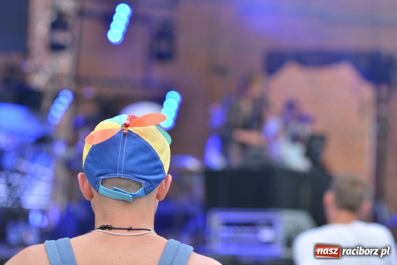 Zdjęcie w galerii na portalu naszraciborz.pl: Muzyka, efekty specjalne i... deszcz, czyli INTRO Festival 2017 już za nami! wiadomości z regionu