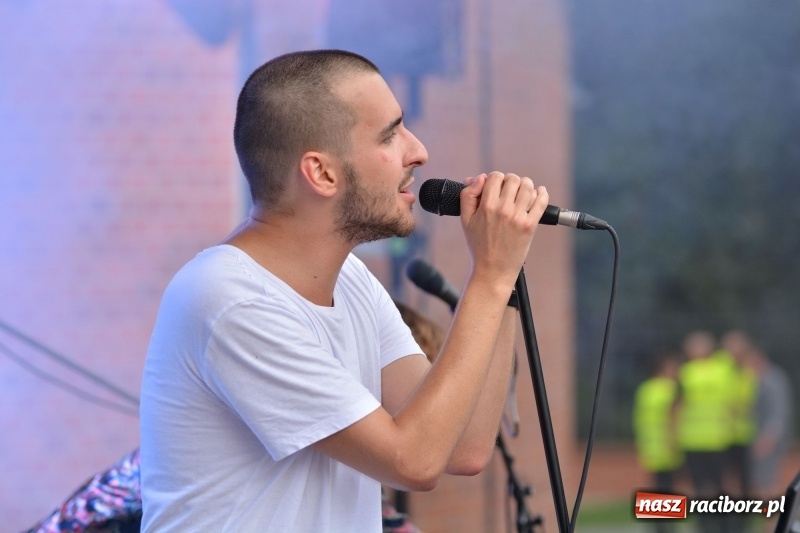 Zdjęcie w galerii na portalu naszraciborz.pl: Muzyka, efekty specjalne i... deszcz, czyli INTRO Festival 2017 już za nami! wiadomości z regionu