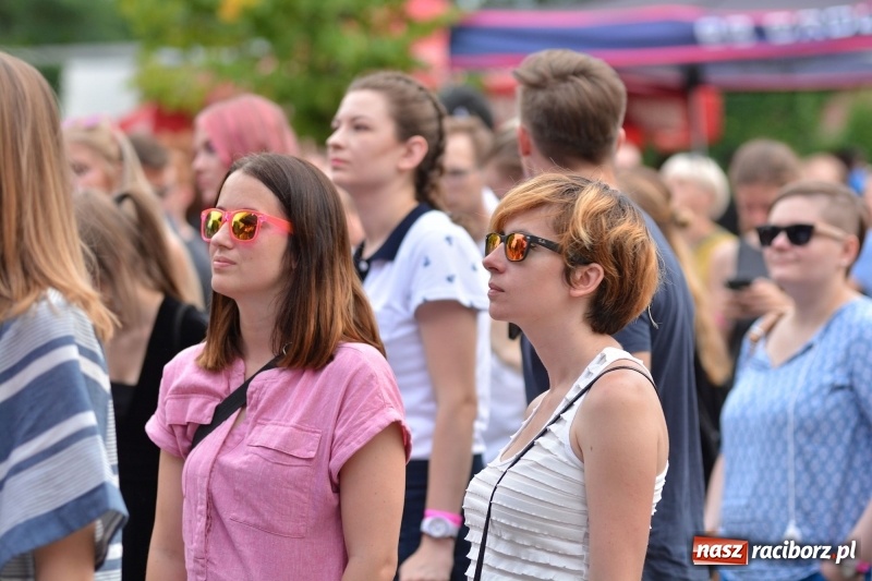 Zdjęcie w galerii na portalu naszraciborz.pl: Muzyka, efekty specjalne i... deszcz, czyli INTRO Festival 2017 już za nami! wiadomości z regionu