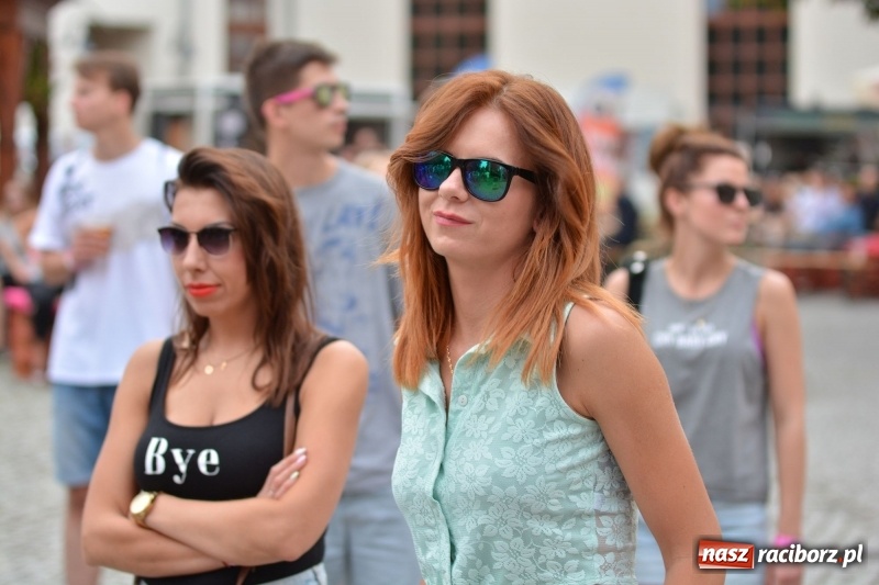 Zdjęcie w galerii na portalu naszraciborz.pl: Muzyka, efekty specjalne i... deszcz, czyli INTRO Festival 2017 już za nami! wiadomości z regionu