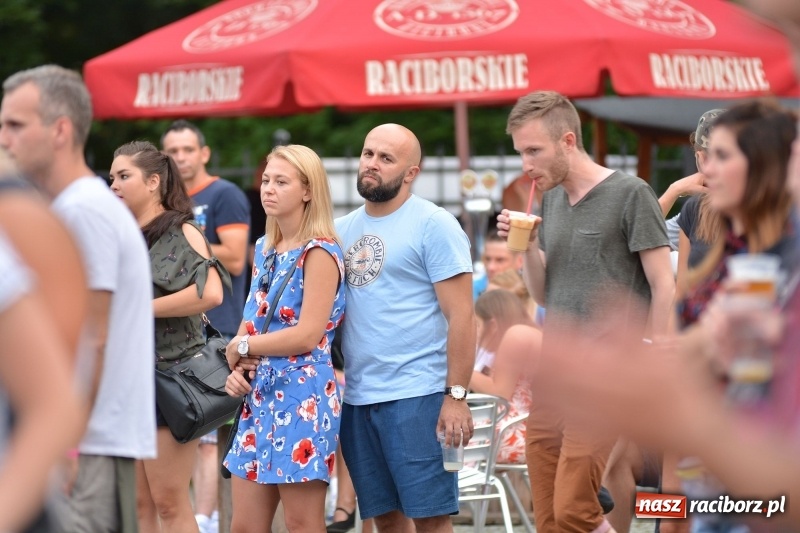Zdjęcie w galerii na portalu naszraciborz.pl: Muzyka, efekty specjalne i... deszcz, czyli INTRO Festival 2017 już za nami! wiadomości z regionu