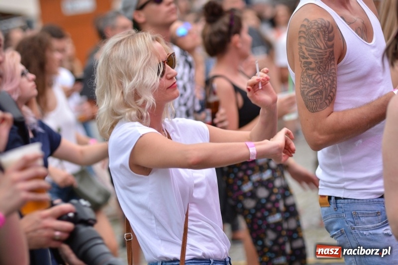 Zdjęcie w galerii na portalu naszraciborz.pl: Muzyka, efekty specjalne i... deszcz, czyli INTRO Festival 2017 już za nami! wiadomości z regionu